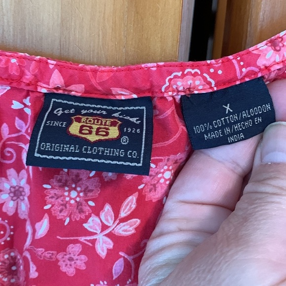 Floral Red Sleeveless Top X - Picture 3 of 8